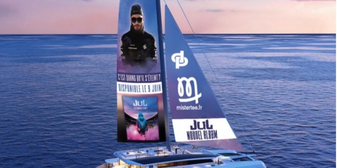 Jul organise une croisière en catamaran pour faire découvrir son album à ses fans