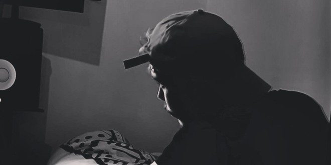 Neil balance son excellent nouveau titre \'\'La Zer\'\' (clip officiel)