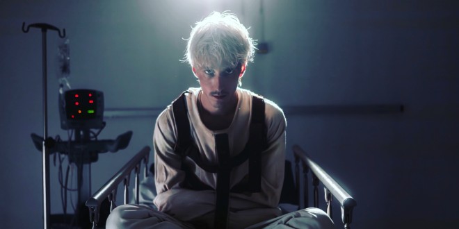 NOVÆ débarque en puissance avec son premier single \'\'DLTR.\'\'
