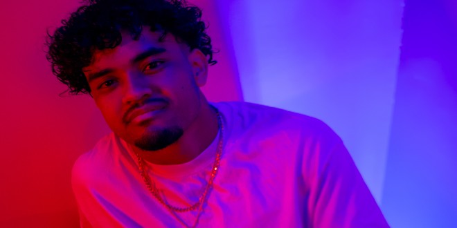 YZYY nous fait danser avec son nouveau single \"Trop parlé\"