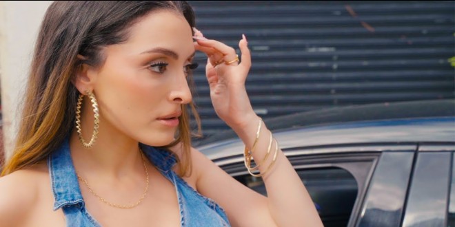 Inessia a sorti, depuis le mercredi 19 juin, \"J\'ride solo\" (Clip Officiel)