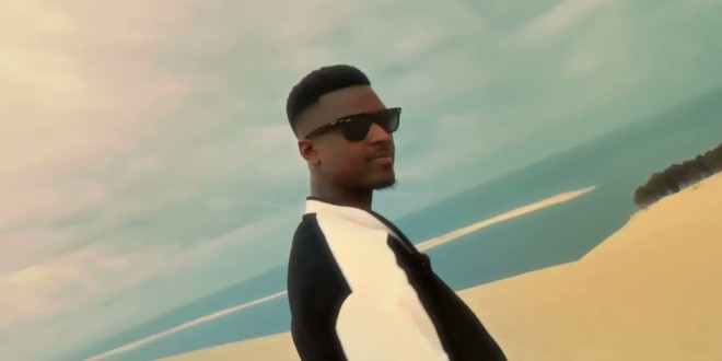 Moostine revient en force et marque l\'été avec son clip ensoleillé \"Chemin\"