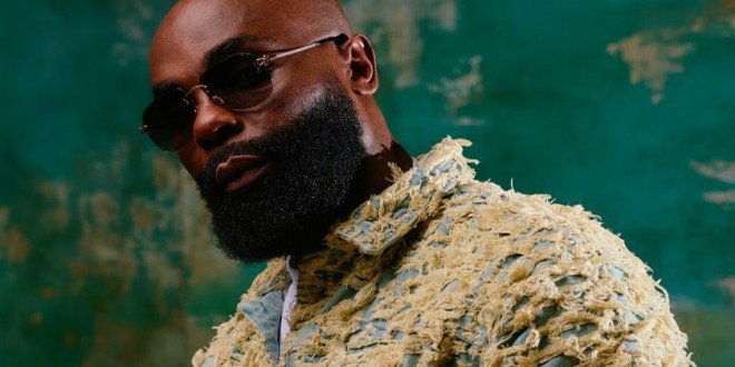 Kaaris invite un couple placé en garde à vue après avoir écouté son morceau \"Rafaler\" en public