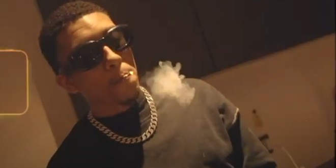Hood Santana marque les esprits avec \"Hood Champion\" (Clip Officiel)