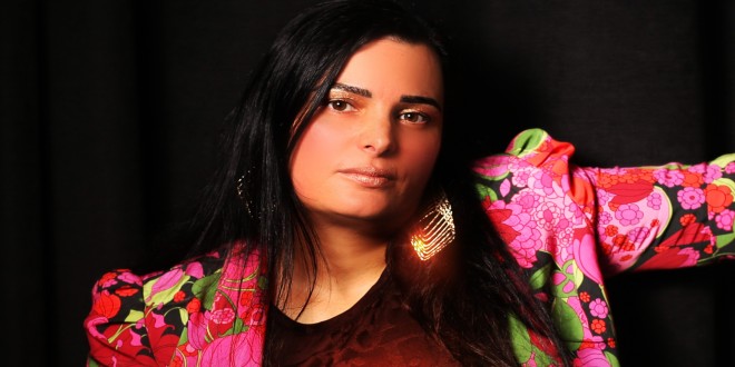 Découvrez l\'excellente SONJA et son nouveau single \"Je dois te l\'avouer\" (Clip Officiel)