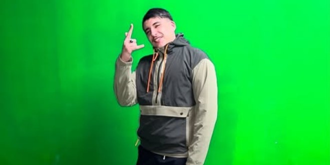 Olk La Gambèrge, une étoile montante du rap lyonnais, dévoile \"La Matrice\" (Clip Officiel)
