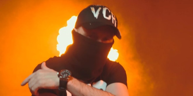 RIF LE TOSS : un retour authentique avec \"Le Masque Tombe\" et \"VCR\"