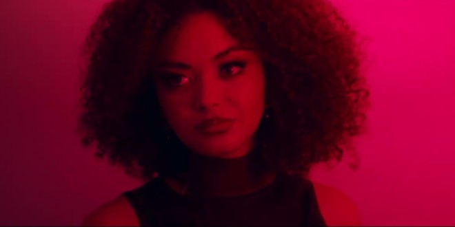 Domec Brusly revient fort avec “Plus possible” (Clip Officiel)