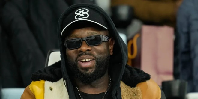 Gims mis en examen pour blanchiment aggravé : l’artiste remis en liberté sous contrôle judiciaire